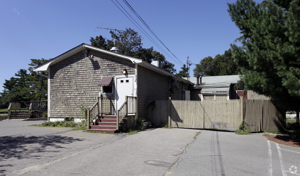 44 Clear Pond Rd, Lakeville, MA for sale - Building Photo - Image 2 of 3