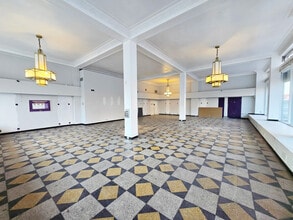 3850 Main St, Kansas City, MO for lease Interior Photo- Image 2 of 6