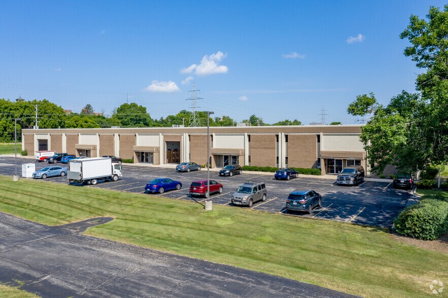 6587-6593 N Sidney Pl, Glendale, WI for sale - Primary Photo - Image 1 of 1