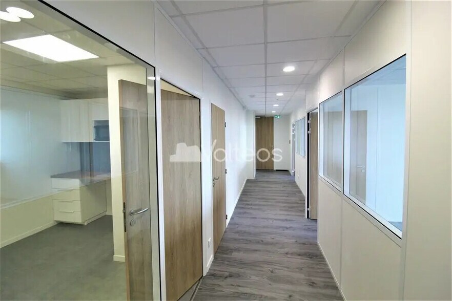 53 Route De Lavaur, L'Union for lease - Interior Photo - Image 2 of 42