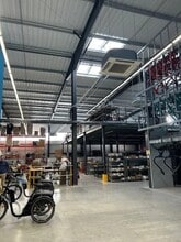 Flex in Miramas for lease Interior Photo- Image 1 of 7