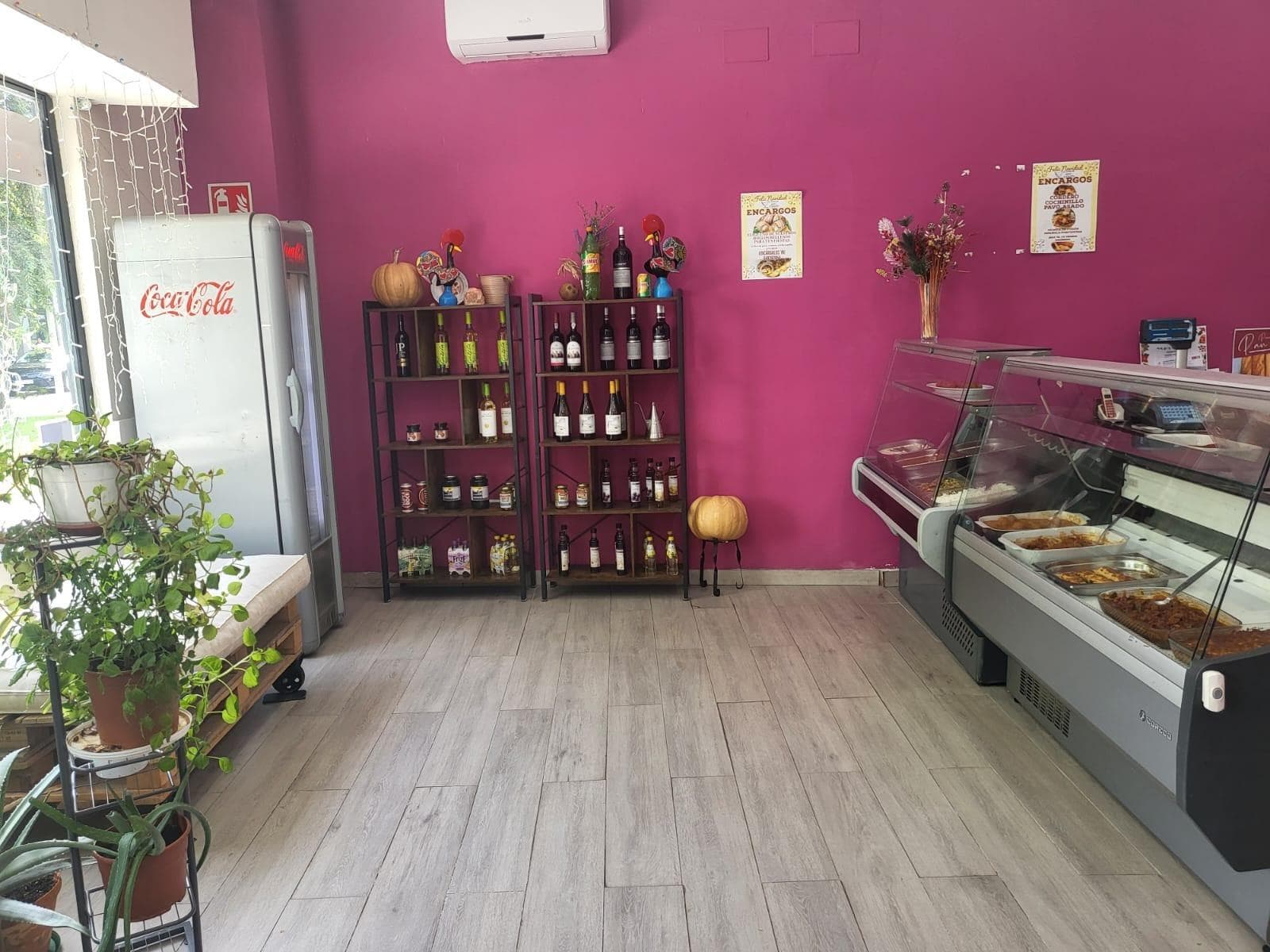 Retail in Villanueva de la Cañada, Madrid for lease Interior Photo- Image 1 of 8