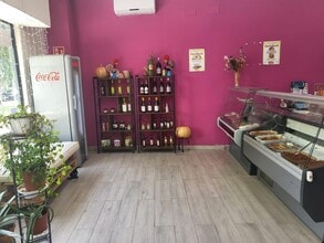 Retail in Villanueva de la Cañada, Madrid for lease Interior Photo- Image 1 of 8