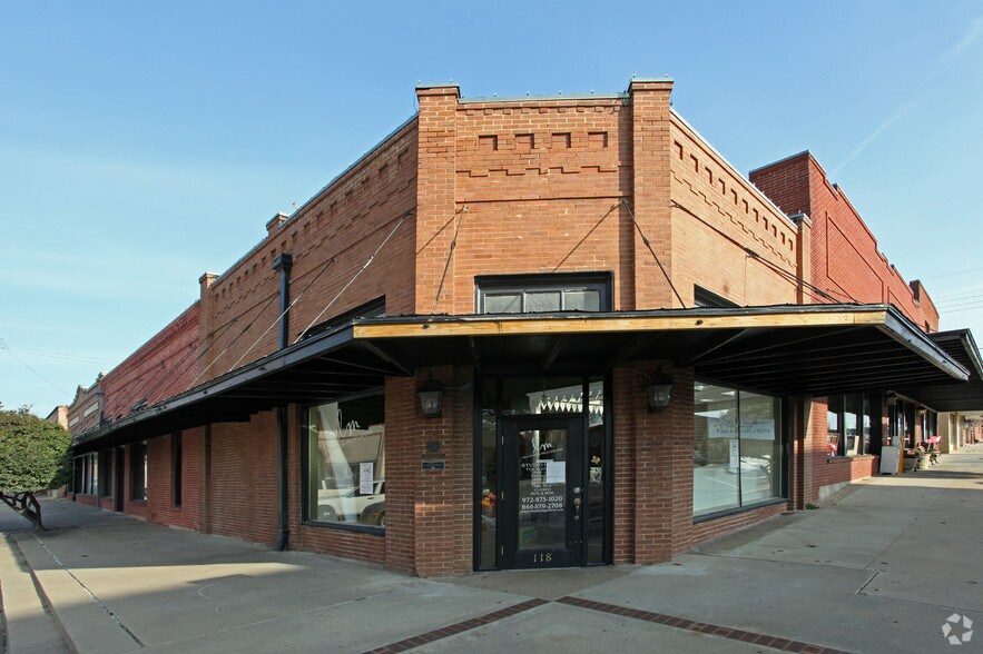 118 W Brown St, Ennis, TX 75119 Retail for Lease