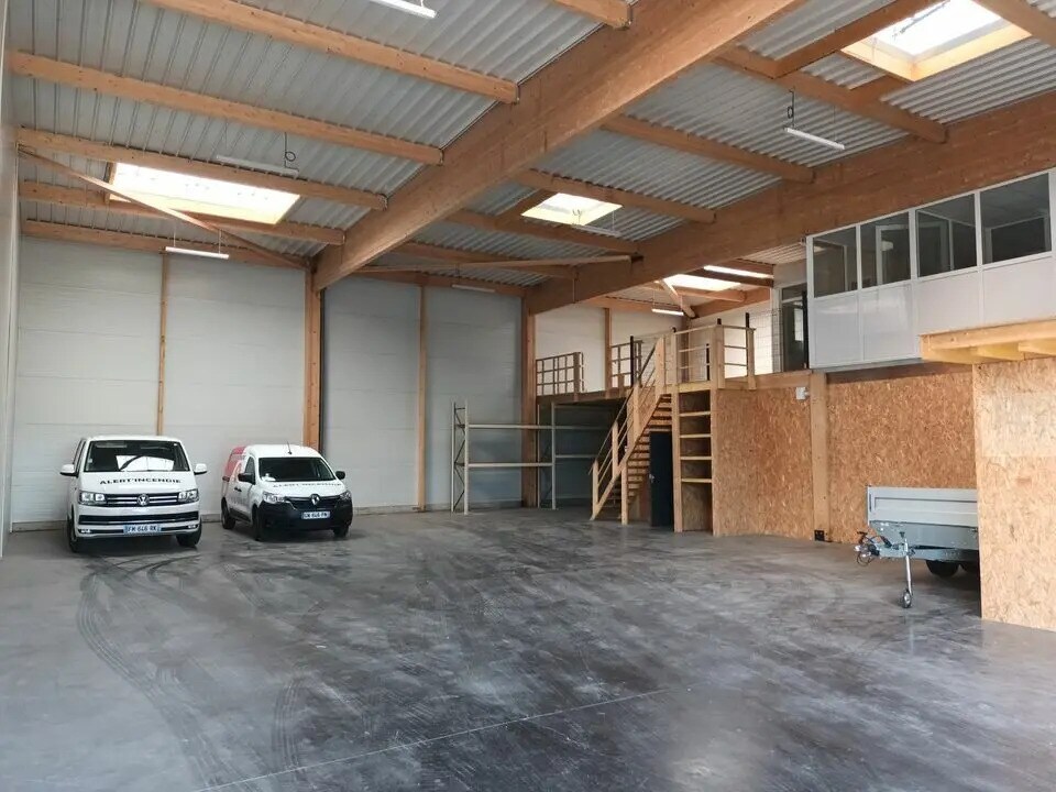 Flex in Montivilliers for lease Interior Photo- Image 1 of 5