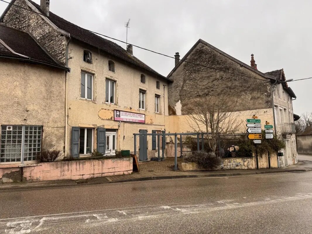 Retail in Courtenay for sale Building Photo- Image 1 of 13