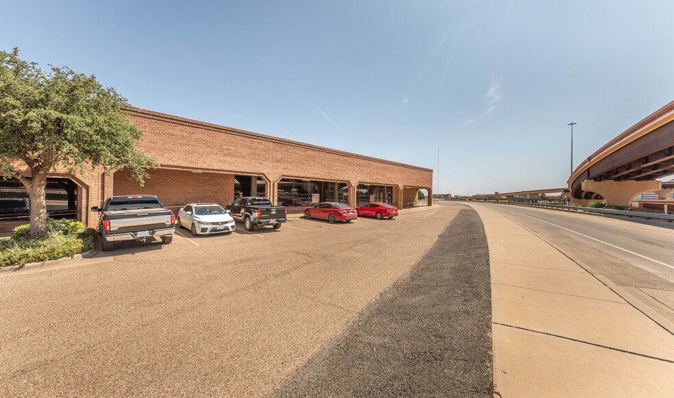 4124 19th Street, Lubbock, TX for lease - Building Photo - Image 2 of 35