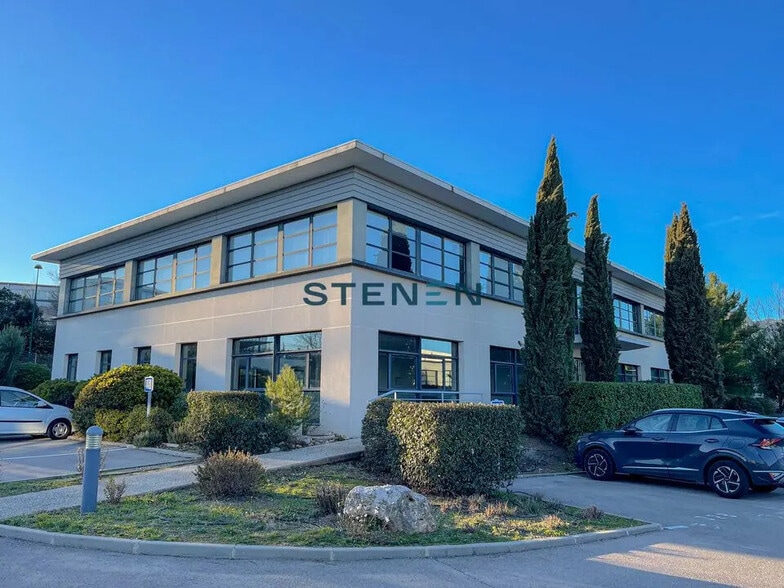 Office in Aix-en-Provence for lease - Building Photo - Image 1 of 16