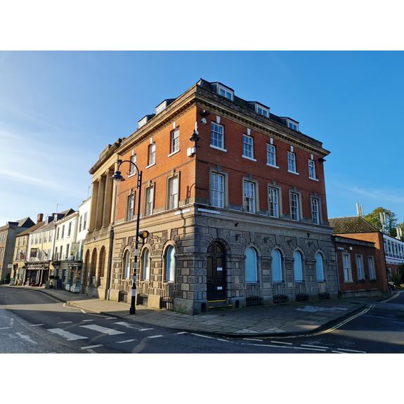 1 Market Pl, Devizes for lease Building Photo- Image 1 of 2