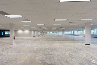 12735 Gran Bay Pky W, Jacksonville, FL for lease Interior Photo- Image 2 of 7