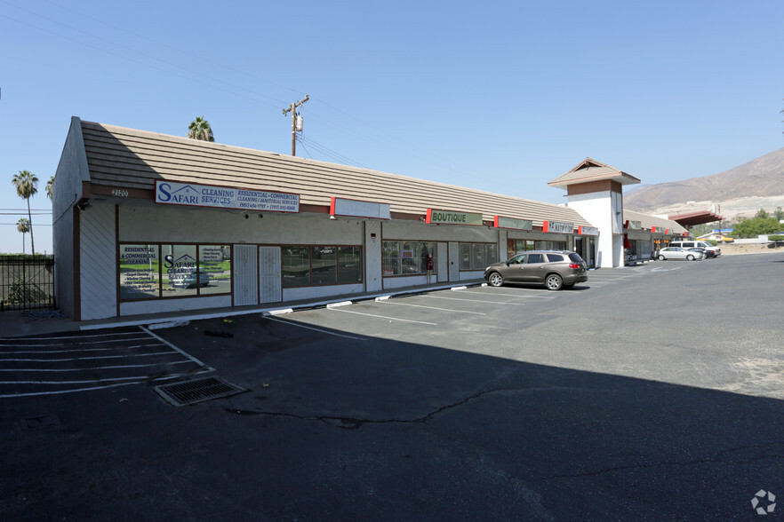 2102-2142 Palm Ave, Highland, CA for lease - Primary Photo - Image 1 of 18