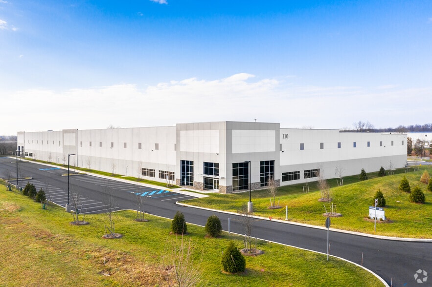 110-120 W Pumping Station Rd, Quakertown, PA for lease - Building Photo - Image 2 of 2