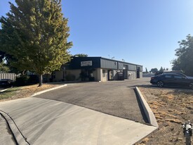 916 N Century St, Visalia CA - Warehouse