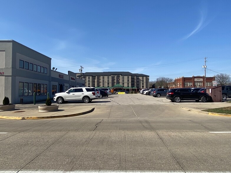 328 S Walnut St, Bloomington, IN for lease - Building Photo - Image 2 of 2