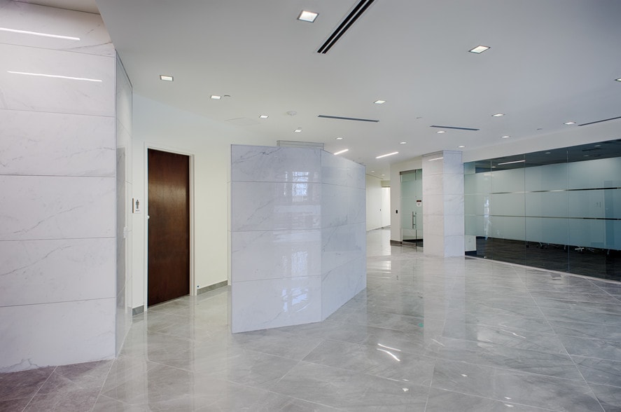 14135 Midway Rd, Addison, TX for lease - Lobby - Image 3 of 21
