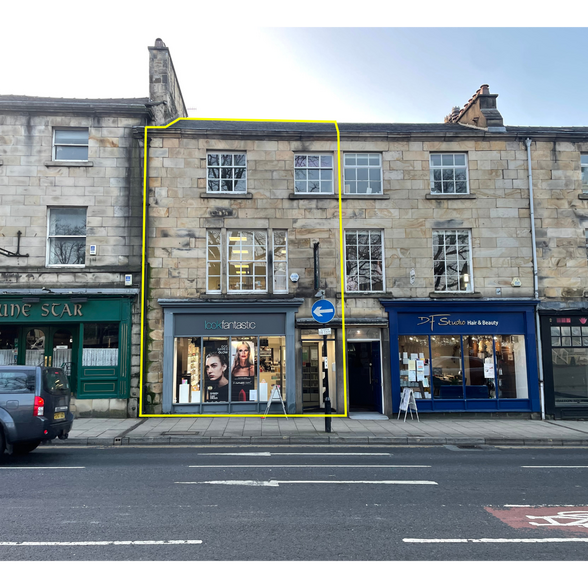 17 Dalton Sq, Lancaster for lease - Building Photo - Image 1 of 33