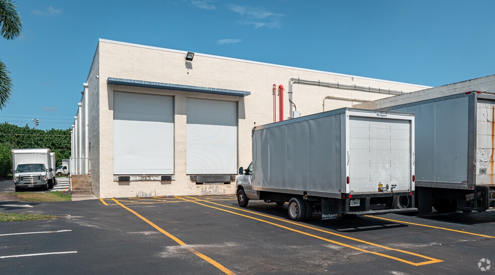 6250 NW 27th Way, Fort Lauderdale, FL for lease - Building Photo - Image 3 of 4