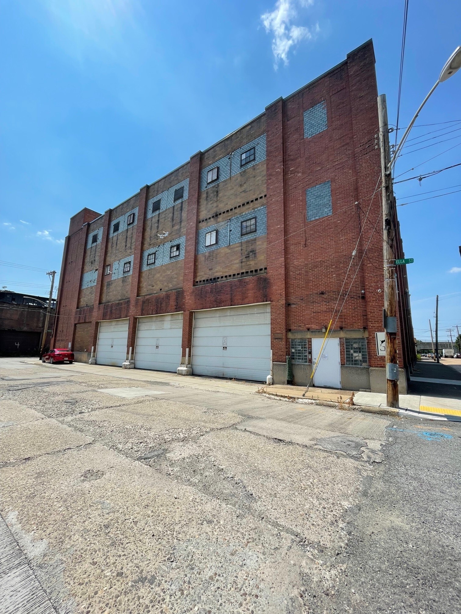 301 Munson Ave, Mc Kees Rocks, PA for lease Building Photo- Image 1 of 7