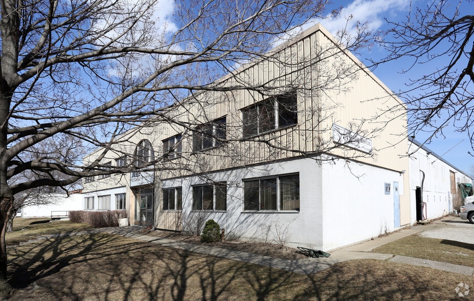 77 Rivalda Rd, Toronto, ON for lease - Building Photo - Image 2 of 6