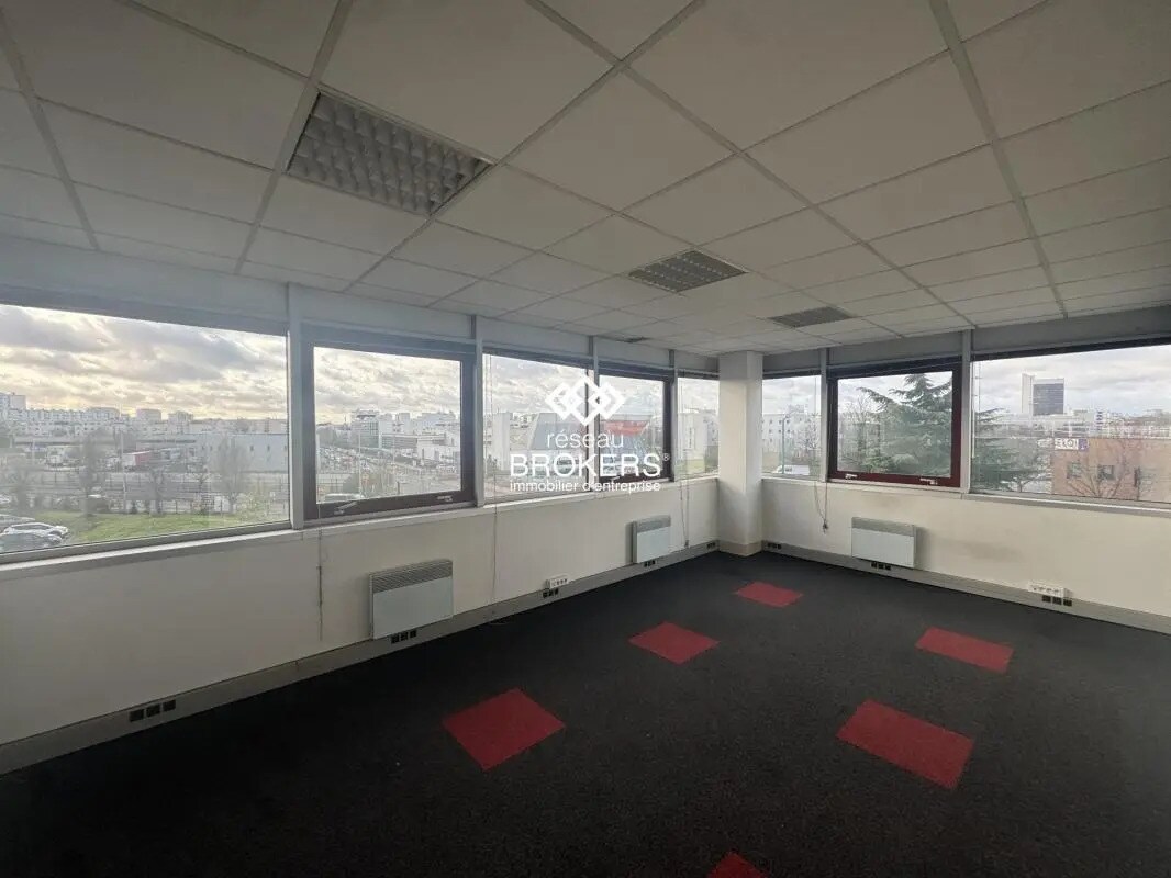 Office in Gennevilliers for lease Interior Photo- Image 1 of 5