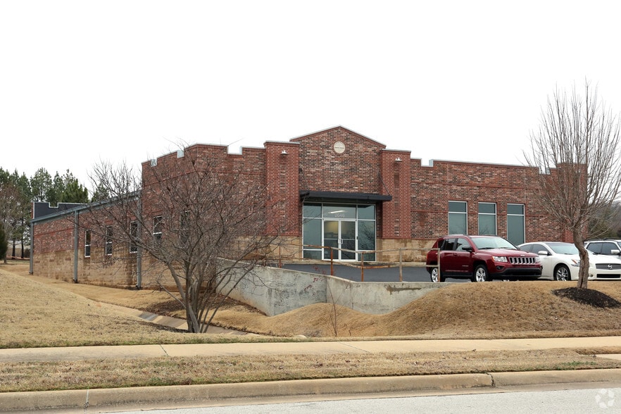 3887 N Crossover Rd, Fayetteville, AR for lease - Building Photo - Image 2 of 4