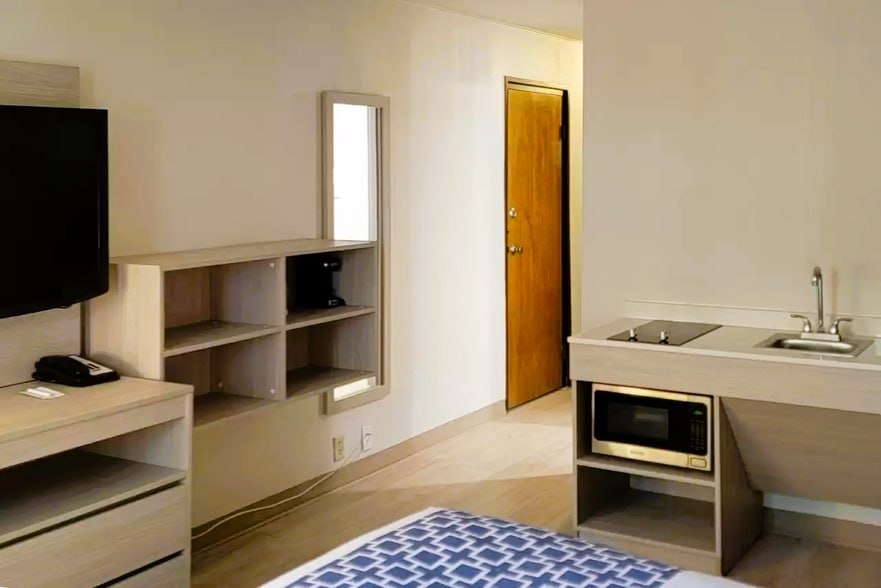 301 2nd Ave, Kearney, NE for sale - Interior Photo - Image 3 of 15