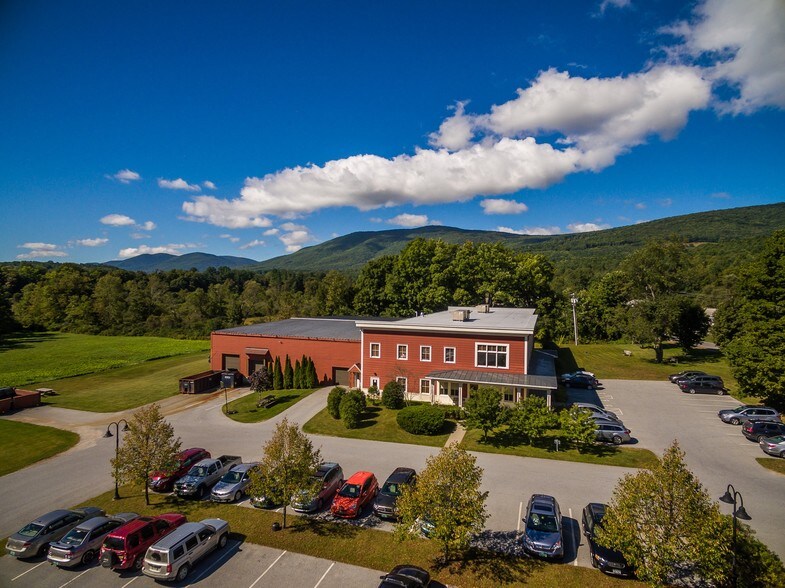 6378 Vermont Route 7a, Sunderland, VT for sale - Building Photo - Image 1 of 1