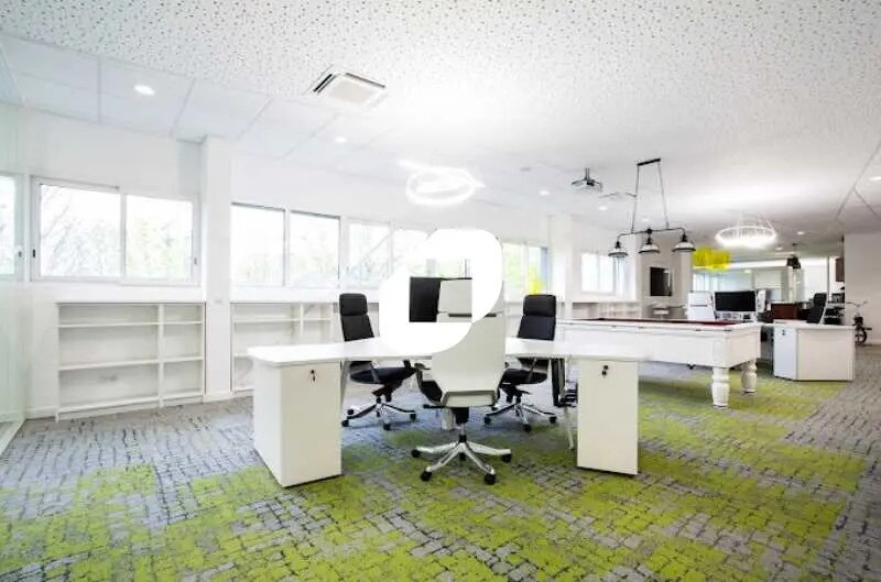 Location Bureaux 356 m² - Photo 1