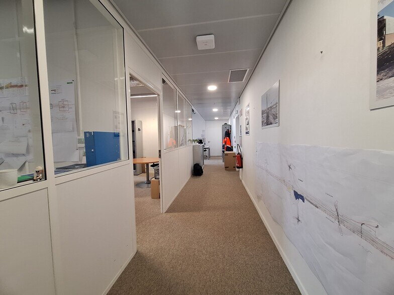 Office in Bordeaux for lease - Building Photo - Image 3 of 8