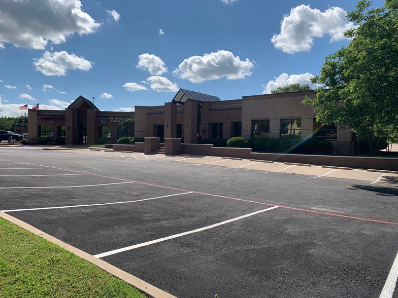 804 Santa Fe Dr, Weatherford, TX for lease - Building Photo - Image 1 of 5