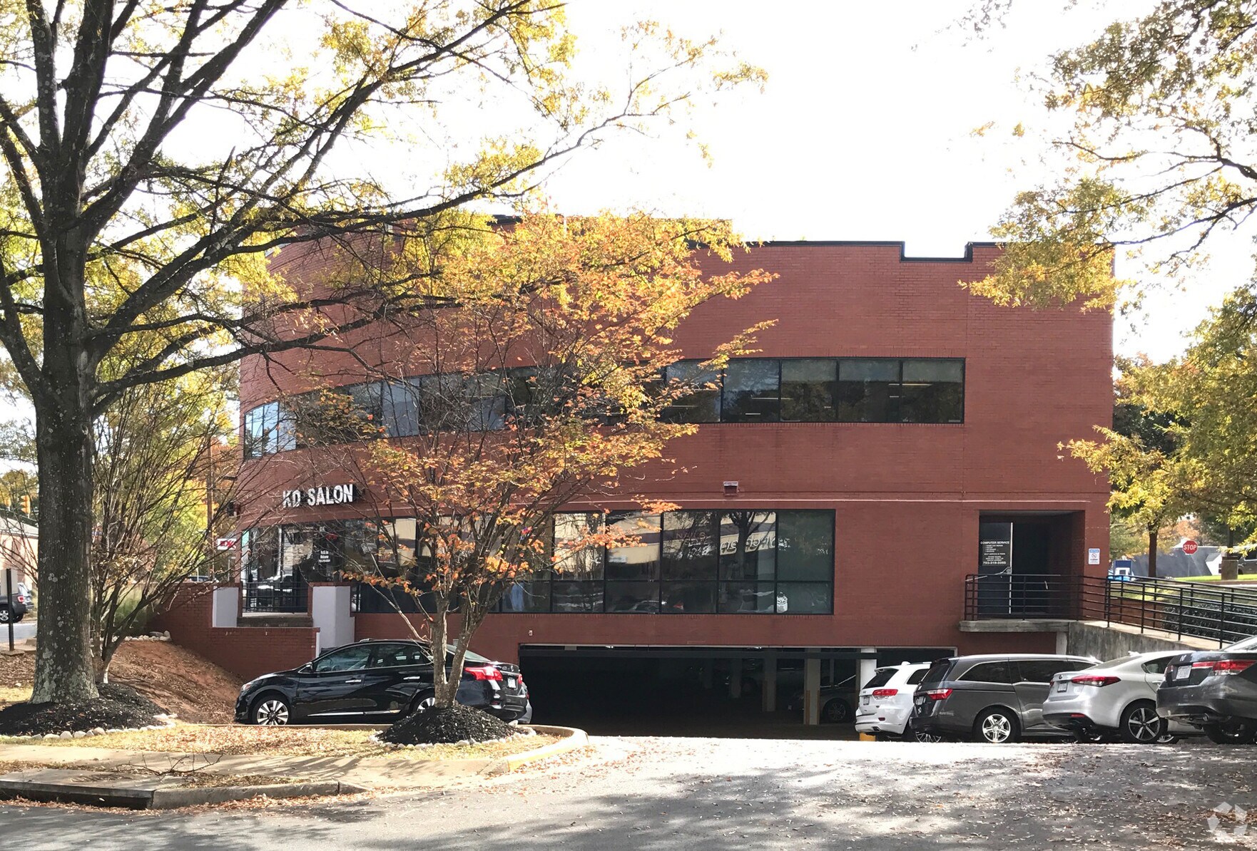 2960 Chain Bridge Rd, Oakton, VA for sale Primary Photo- Image 1 of 1