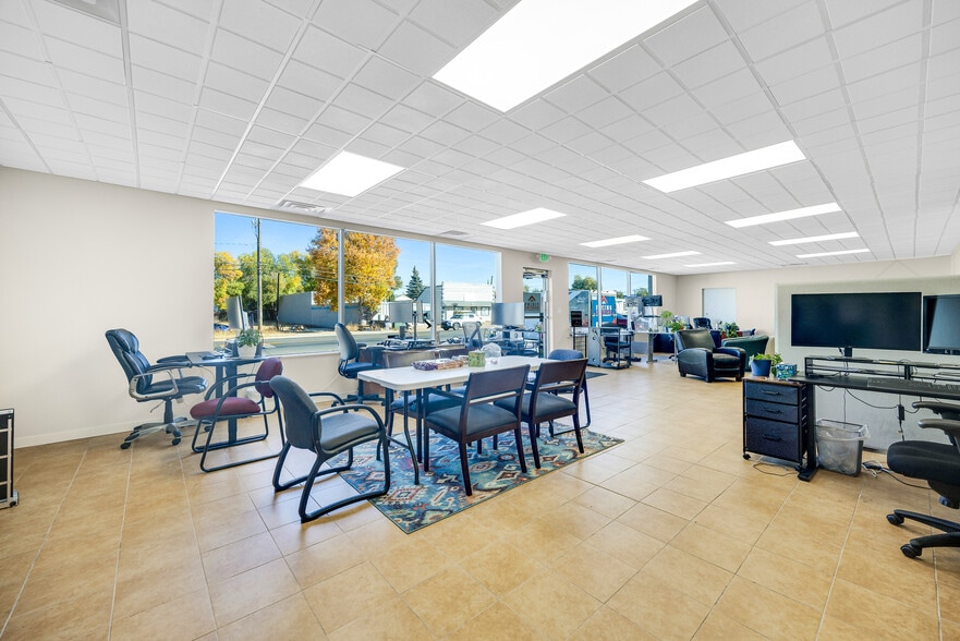 2217 E Boulder St, Colorado Springs, CO for lease - Building Photo - Image 3 of 19