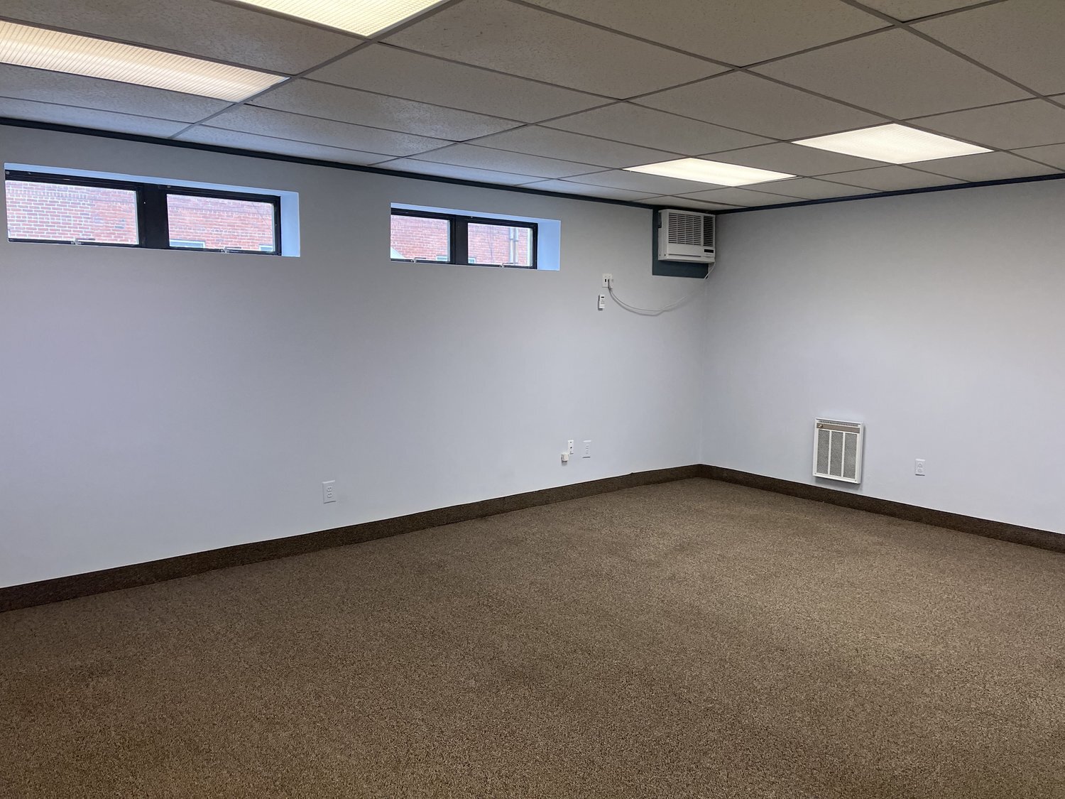 246 Mineola Blvd, Mineola, NY for lease Interior Photo- Image 1 of 2