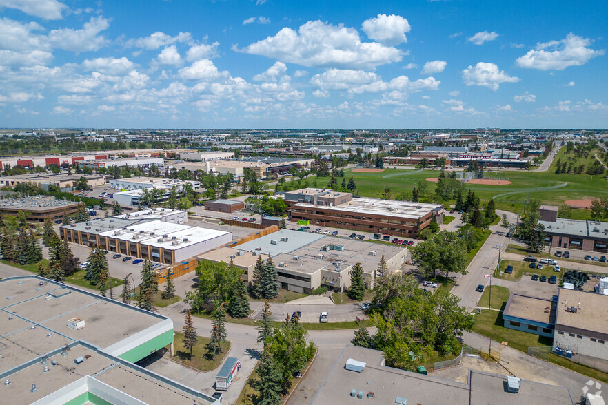 2626 12th St NE, Calgary, AB for sale - Aerial - Image 3 of 7