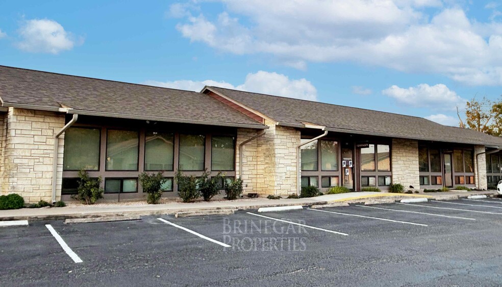 1106 S Mays, Round Rock, TX for lease - Building Photo - Image 1 of 5