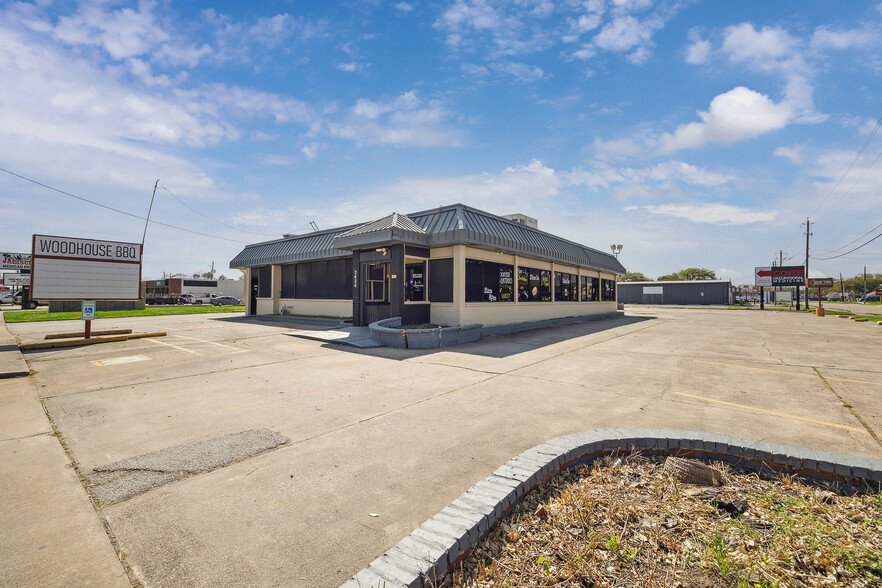 2424 Center St, Deer Park, TX for sale - Building Photo - Image 1 of 1