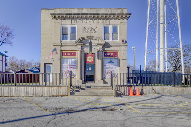 618 Gould St, Beecher, IL for sale - Building Photo - Image 1 of 1