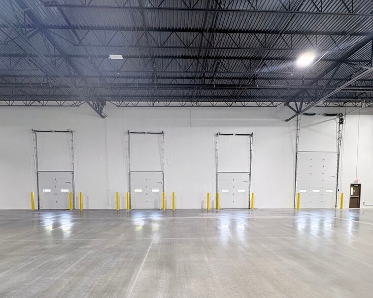 2105 Gateway Blvd, Hebron, KY for lease - Interior Photo - Image 2 of 2