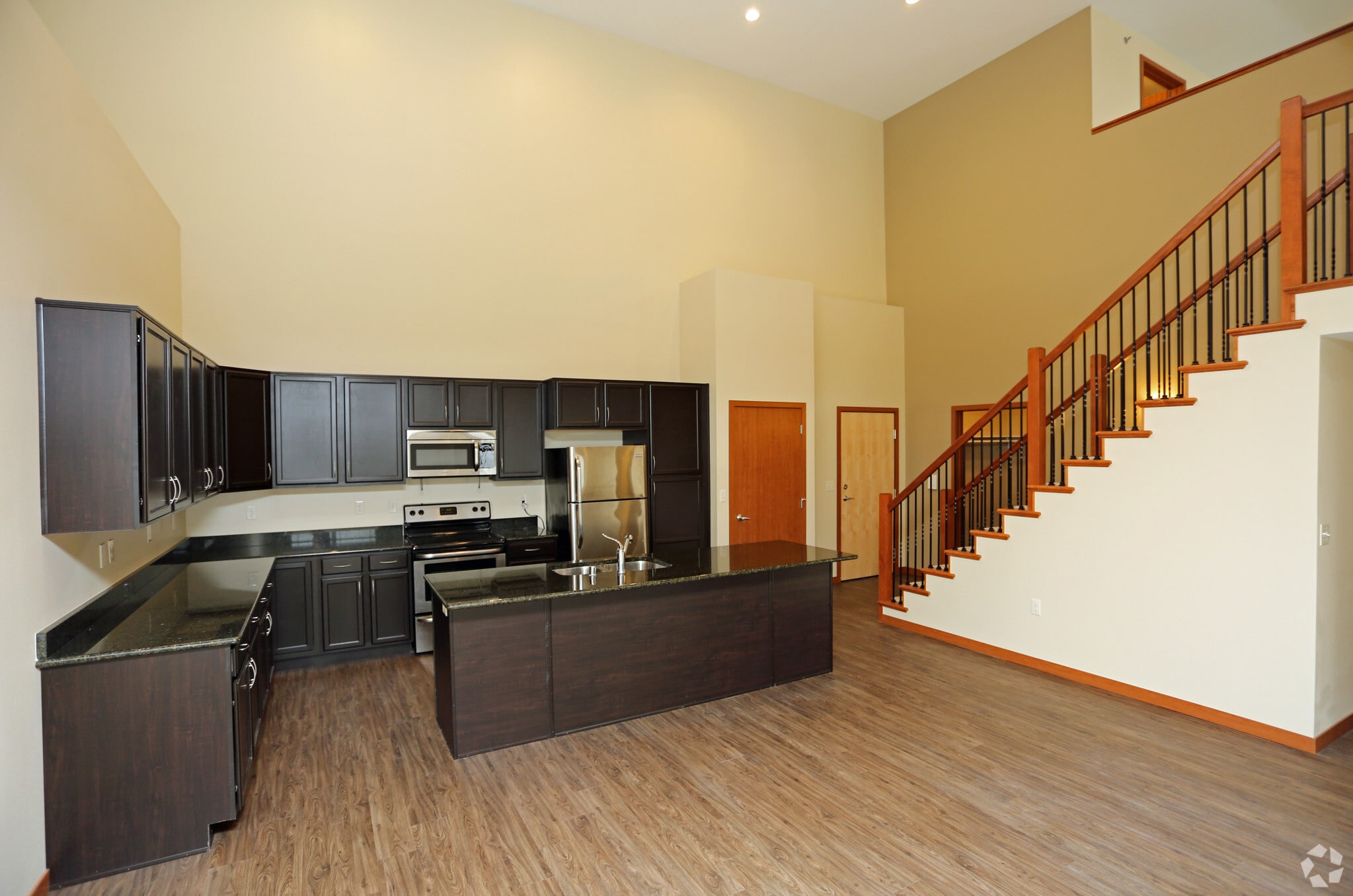 401 N Washington St, Green Bay, WI for sale Interior Photo- Image 1 of 1