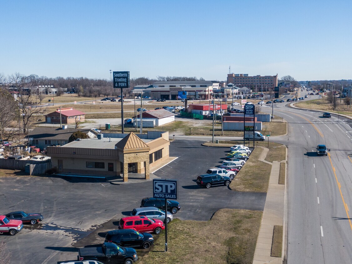 200 SW Regional Airport Blvd, Bentonville, AR for sale Building Photo- Image 1 of 31