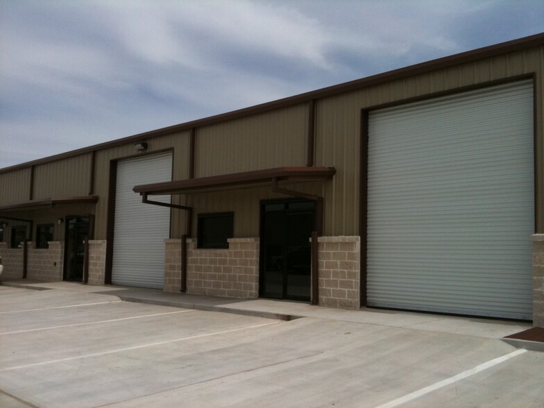 806 Anders Ln, Kemah, TX for lease - Building Photo - Image 2 of 7