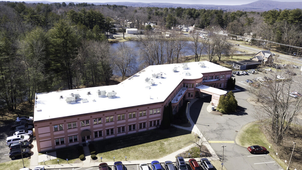 470 Granby Rd, South Hadley, MA for lease - Building Photo - Image 1 of 10