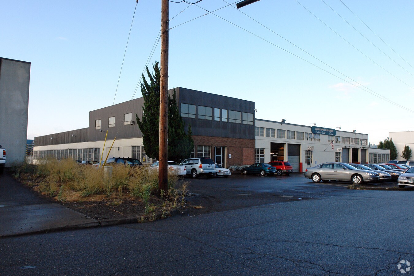 2440 SE Raymond St, Portland, OR 97202 Industrial for Lease