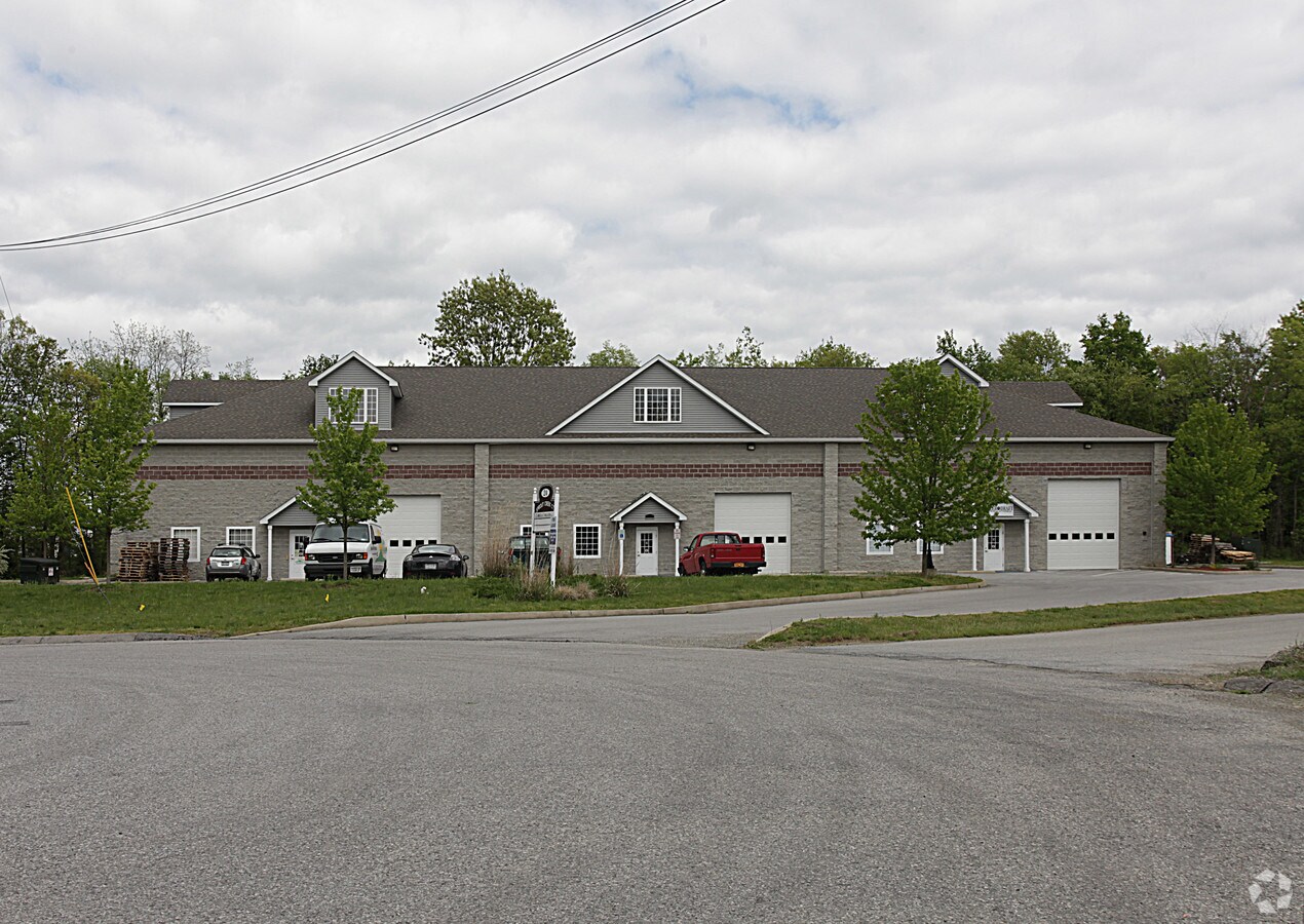 24 Sprout Creek Ct, Wappingers Falls, NY 12590