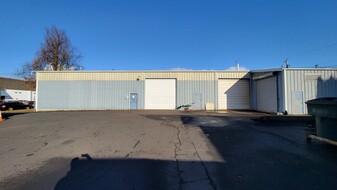 1104 11th Ave, Longview WA - Warehouse