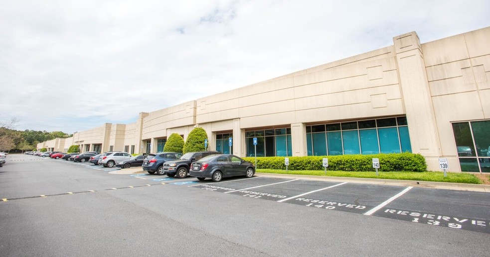 2450 Commerce Ave, Duluth, GA for lease - Building Photo - Image 1 of 8
