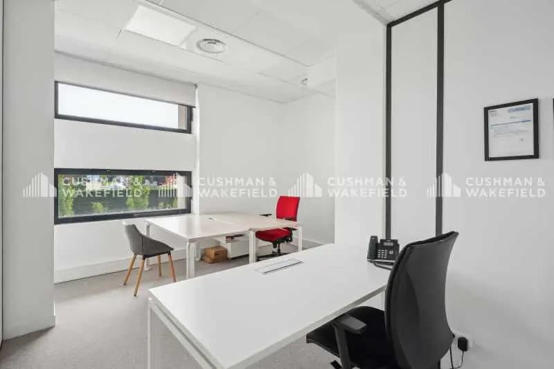 44 Avenue Paul Krüger, Villeurbanne for lease - Interior Photo - Image 2 of 15