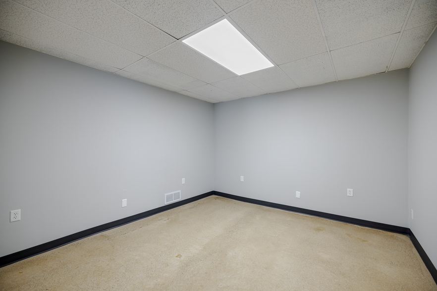 21034 Chippendale Ave W, Farmington, MN for sale - Interior Photo - Image 3 of 26