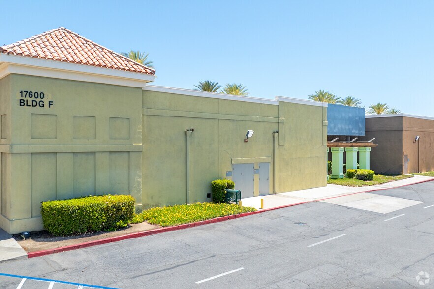 17600 Collier Ave, Lake Elsinore, CA for sale - Building Photo - Image 2 of 4
