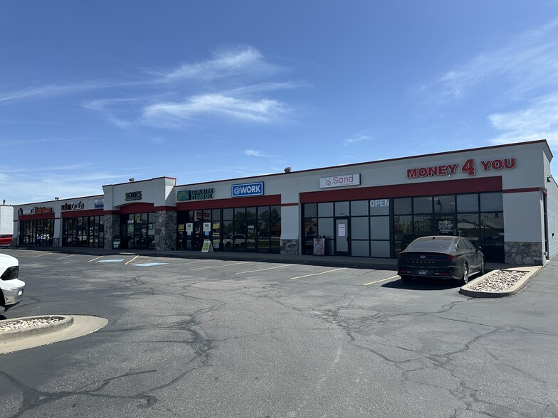 4860-4876 S 1900 W, Roy, UT for lease - Building Photo - Image 1 of 5